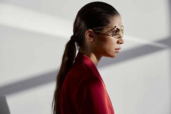 What are the Key Considerations When Choosing a High-Quality Silk Blazer for Summer Interviews?